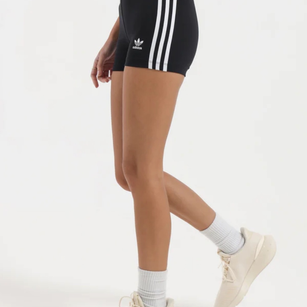 Adidas Adicolor Classics Traceable Shorts Small - image 3